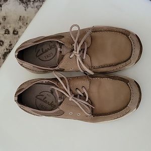 Men's leather shoes,  color brown leather, size 10m, smoke and pet free home.